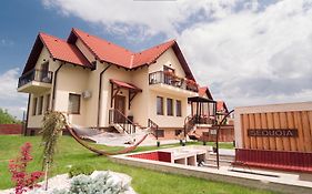 Roots Villa Sequoia